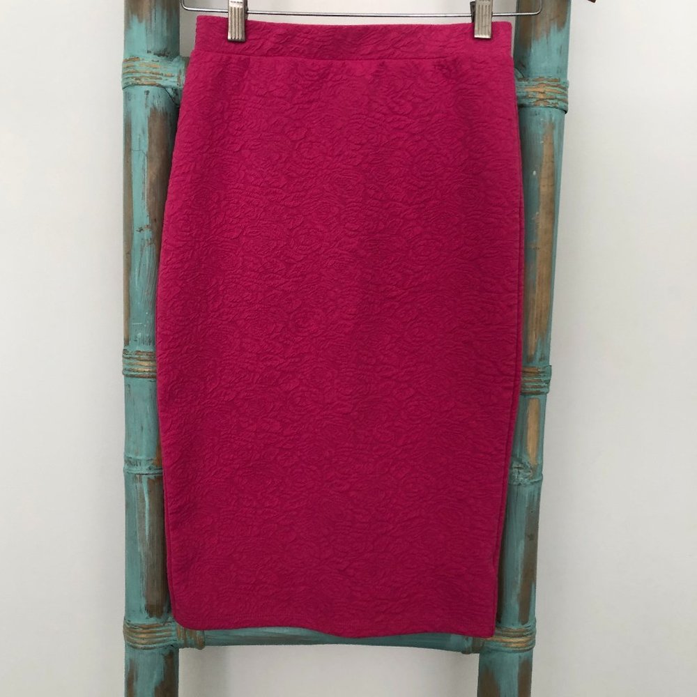 Olsenboye Floral Embossed Pencil Skirt Size XS ~ NWOT